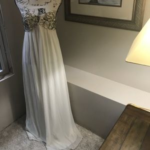 LAST DAY🔥FINAL PRICE 🔥Ted Baker Maxi Dress